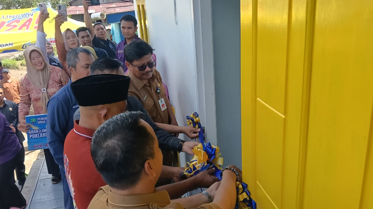 DIRESMIKAN : Bupati Bulungan meresmikan rumah produksi pengolahan ikan di Lebong