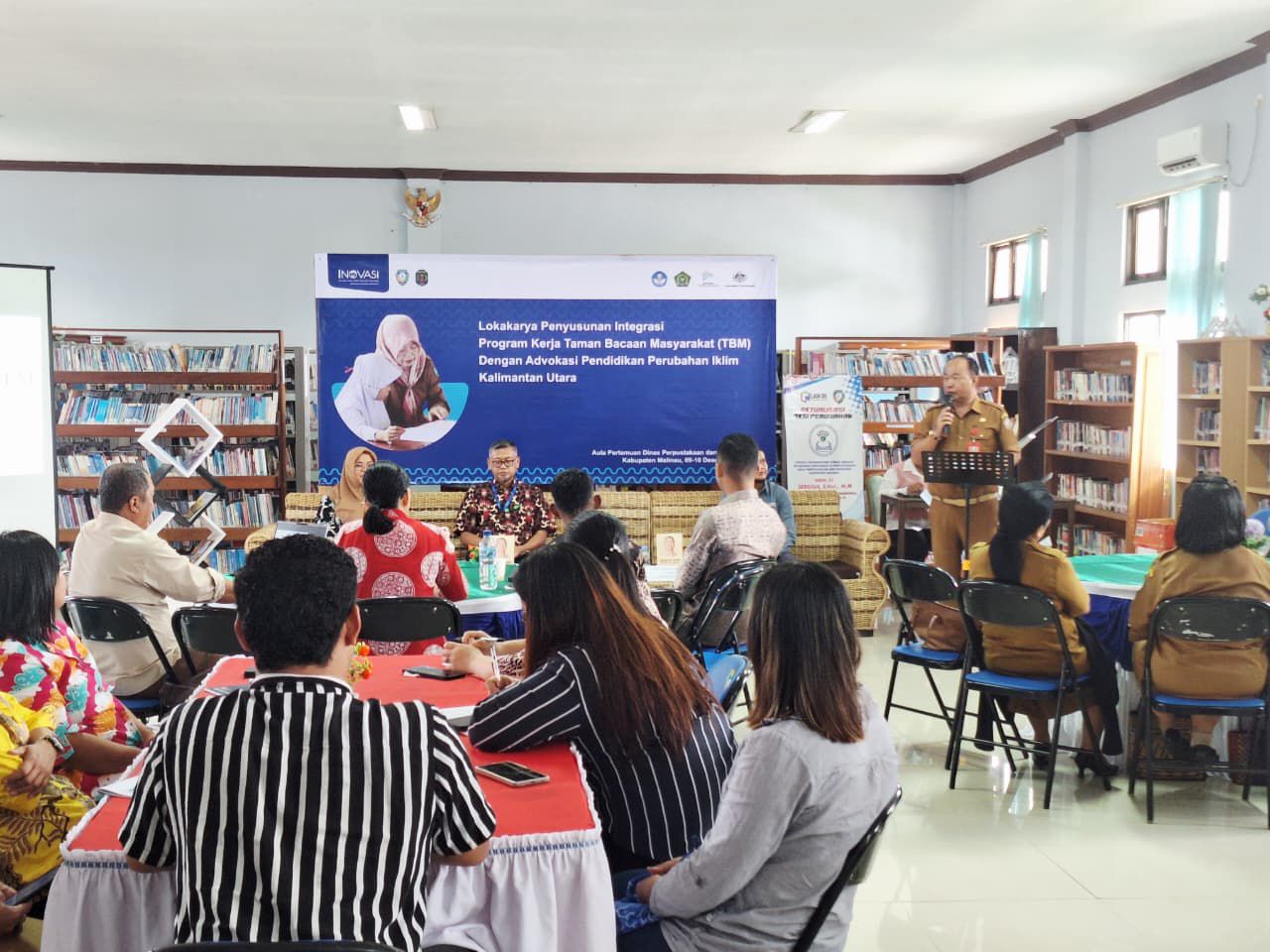 LITERASI: Disperpusip Malinau saat melaksanakan lokakarya penyusunan integrasi program kerja TBM dengan INOVASI Kaltara.