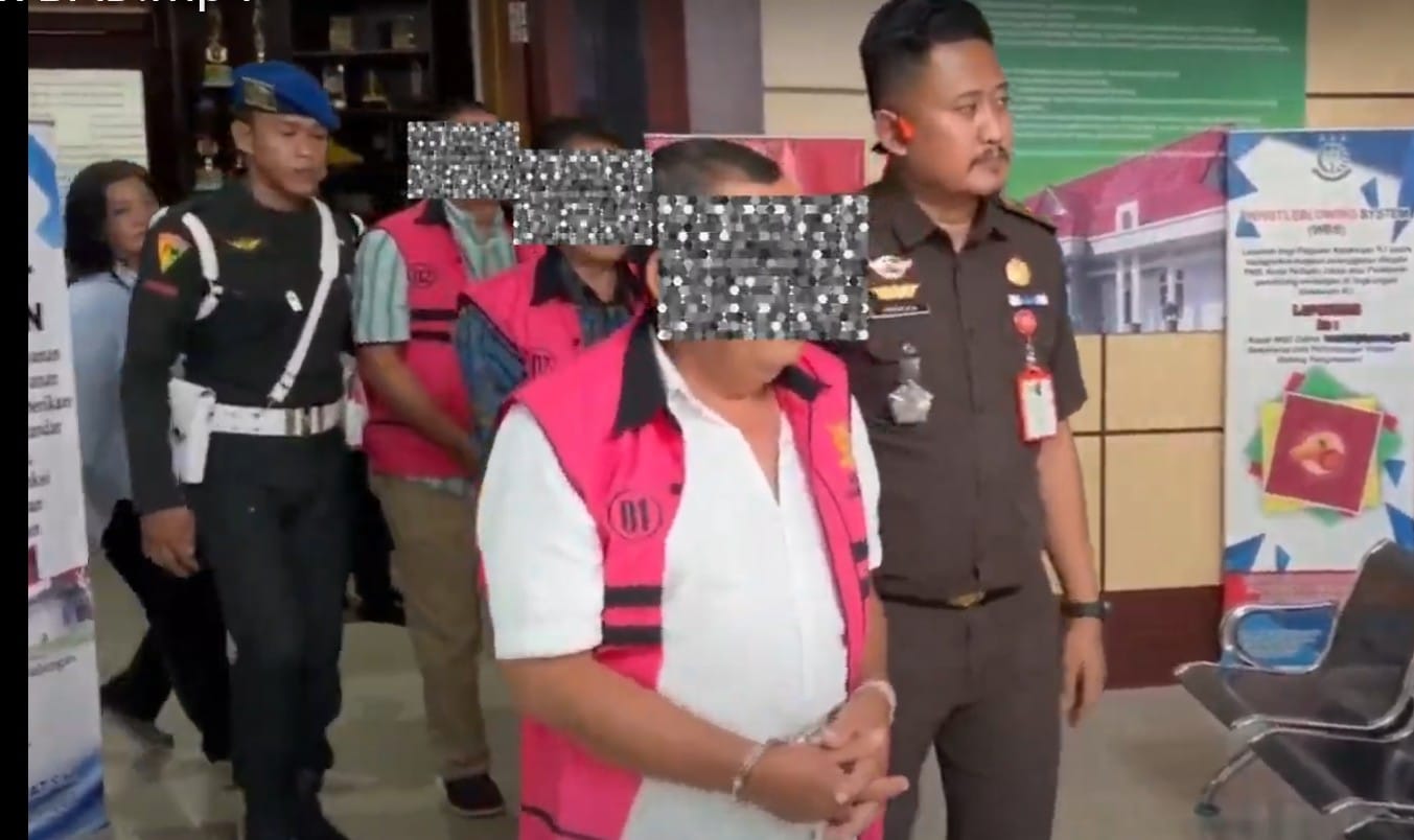 &lrm;DITAHAN : Tiga tersangka digiring ke Rutan Polresta Bulungan &lrm;