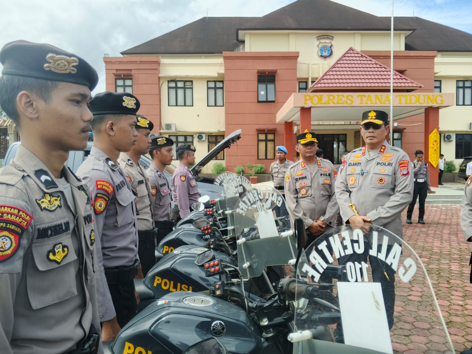KUNJUNGAN KERJA: Kapolda Kaltara Irjen Pol. Djati Wiyoto Abadhy mengecek fasilitas yang dimiliki Polres Tana Tidung&nbsp;Foto:RADAR TARAKAN &lrm;