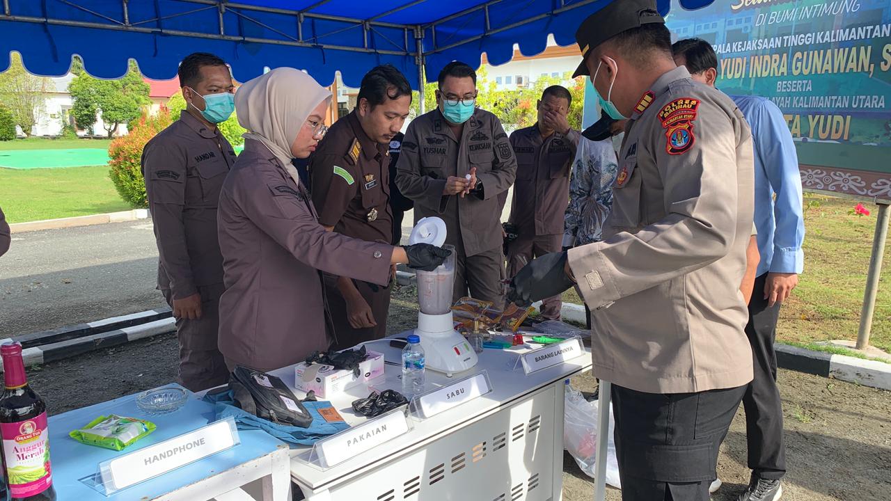 SABU-SABU: Barang bukti Sabu dimusanahkan dengan cara diblender campur deterjen oleh Kejari Malinau.