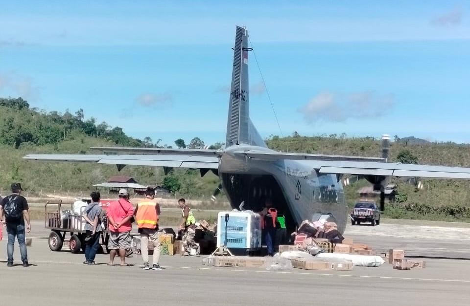 Mesin PLN saat baru berada di Bandar Udara Yuvai Semaring di Krayan Induk, beberapa hari lalu.