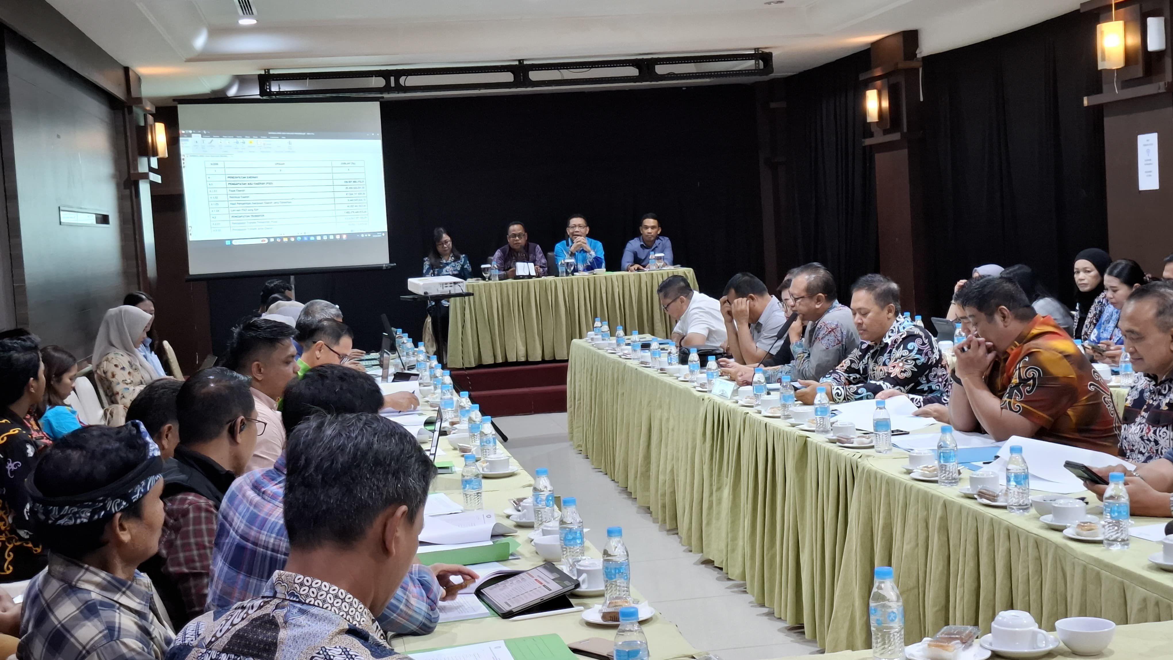 EVALUASI: Rapat Evaluasi Ranperda APBD 2026 Kabupaten/Kota Kaltara di Kota Tarakan yang di selenggarakan BKAD Kaltara.