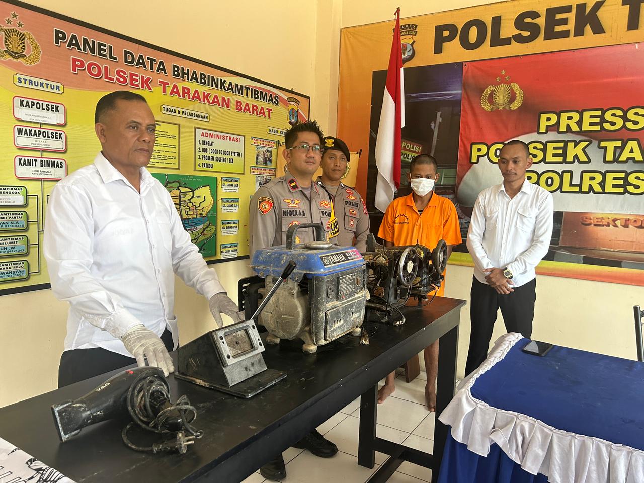 DIAMANKAN : Pelaku dan barang bukti yang dicuri berhasil diamankan unit Reskrim Polsek Tarakan Barat.