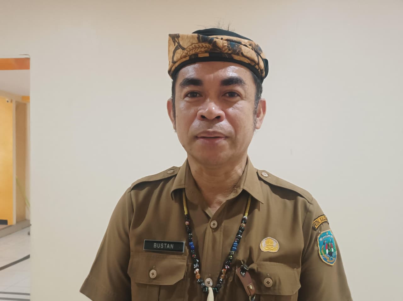 Pj Sekprov Kaltara, Dr. Bustan.
