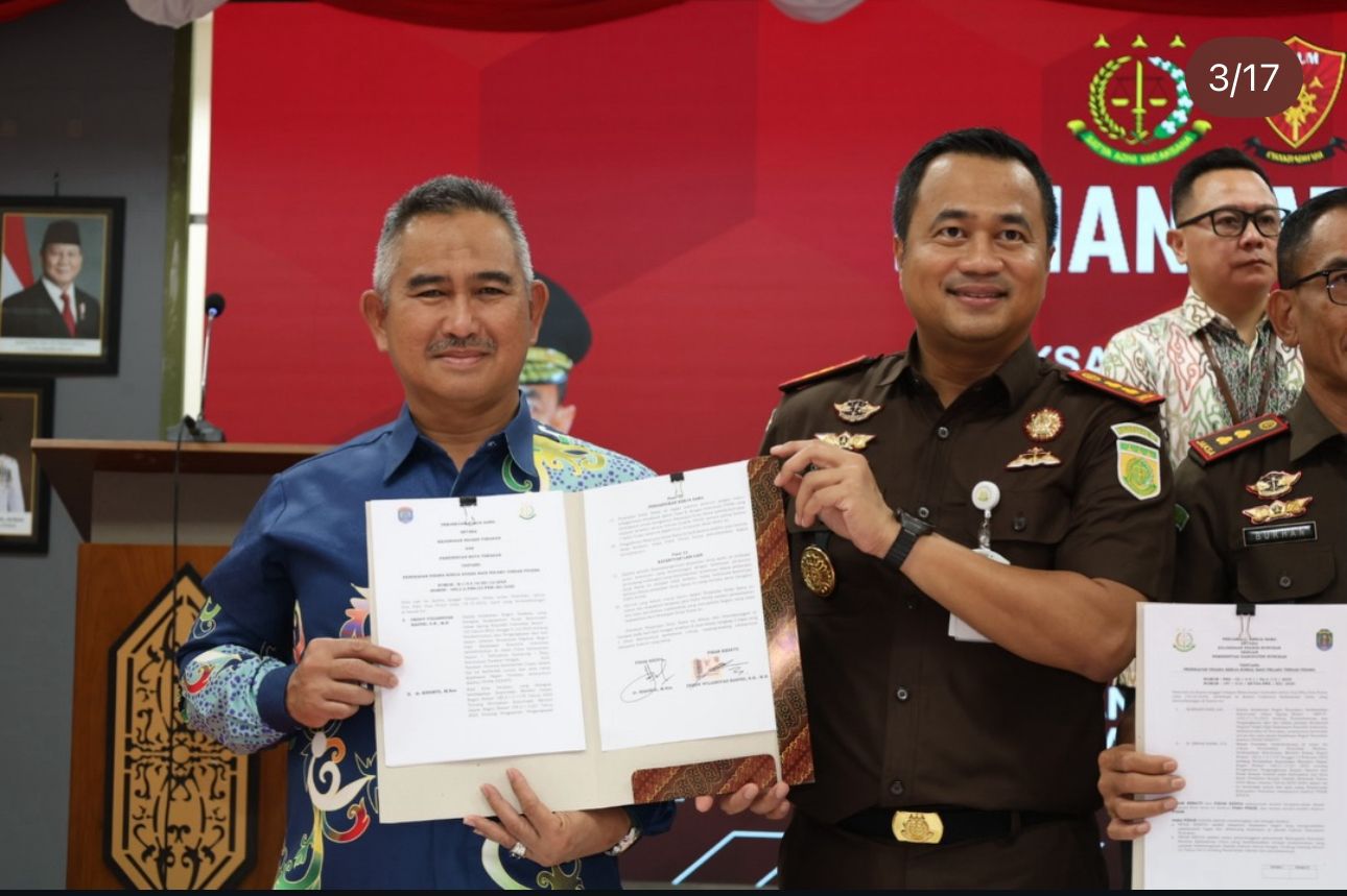 KERJASAMA : Kejari Tarakan menjalin PKS dengan Pemkot Tarakan terkait penerapan pidana kerja sosial bagi pelaku tindak pidana.  &nbsp;
