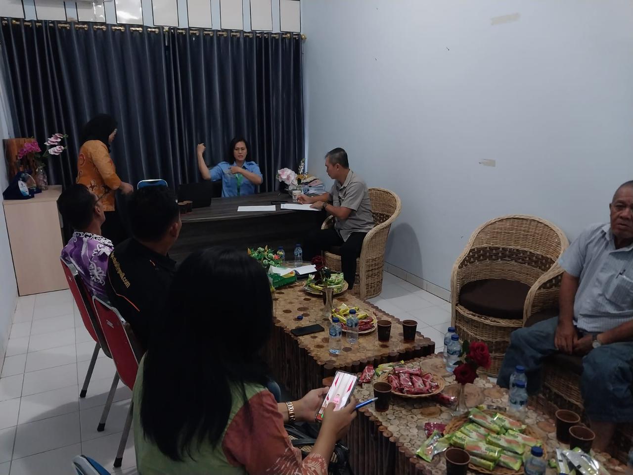 UMK: Disnaker dan DPK Malinau membahas komponen penyesuaian UMK Malinau 2026.