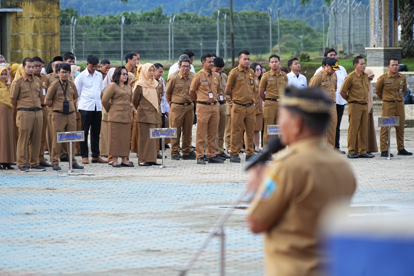 Gubernur Kaltara, Dr. H. Zainal Arifin Paliwang, S.H, M.Hum, saat memberikan arahan kepada ASN di lingkungan Pemprov Kaltara.