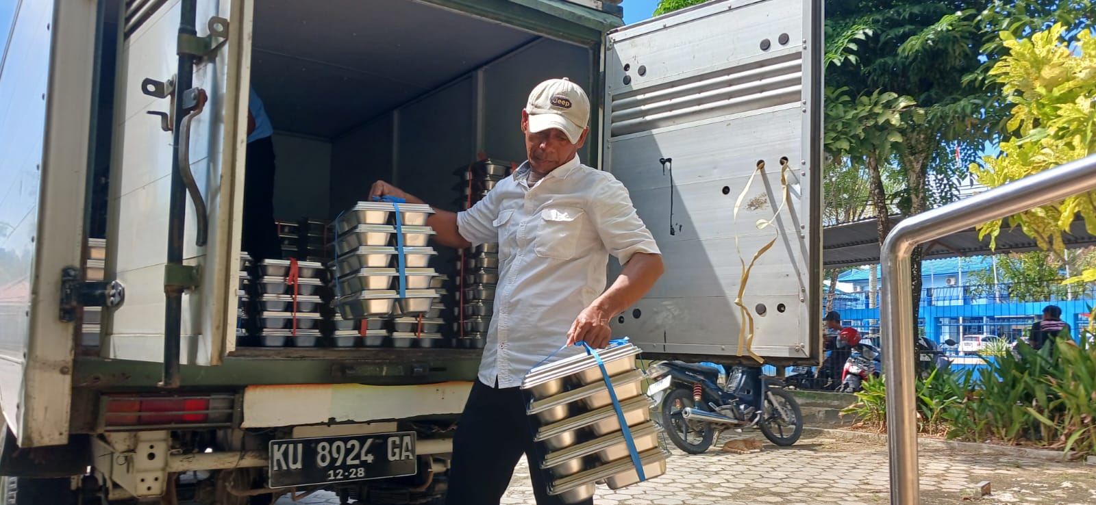 MASIH KURANG: Penyaluran MBG di salah satu sekolah di Kota Tarakan.