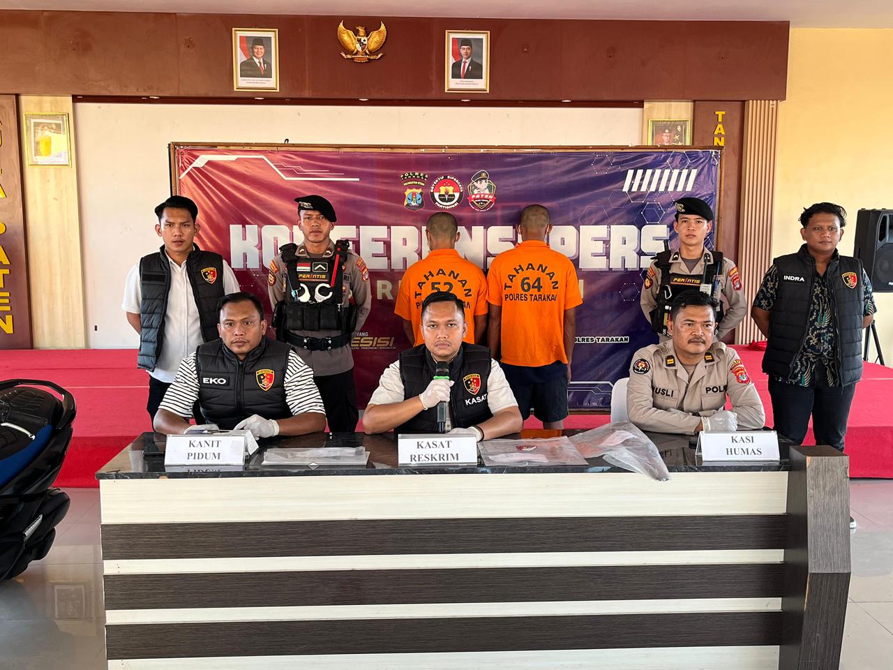 DIAMANKAN: Kedua tersangka dan sejumlah barang bukti berhasil diamankan oleh Satreskrim Polres Tarakan.