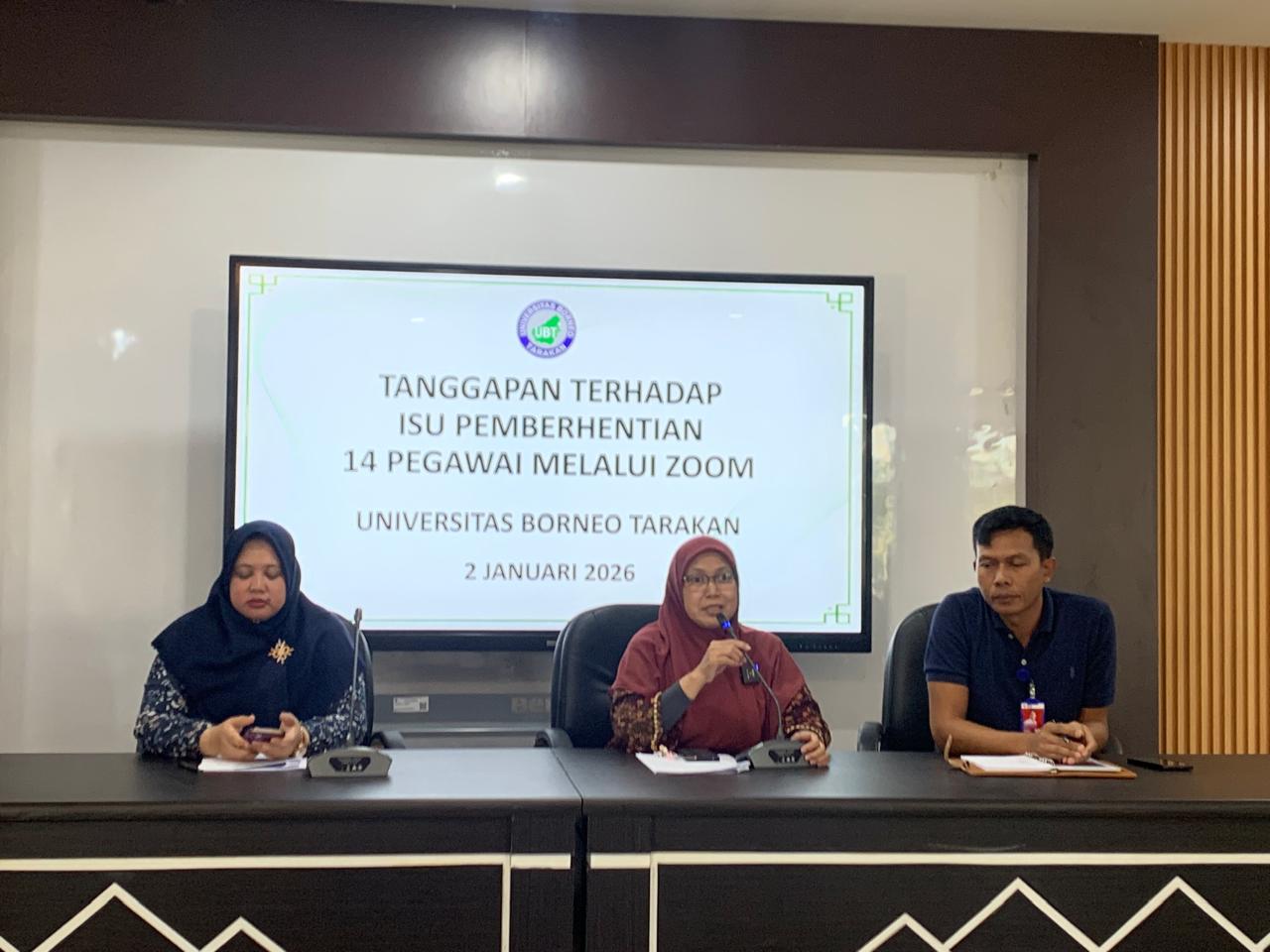 KONFERENSI : Jajaran Rektorat UBT memaparkan klarifikasi terkait isu pemberhentian 14 pegawai kontrak.