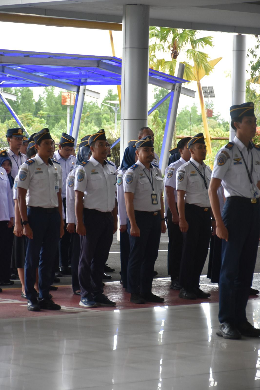 DITUTUP : BLU Kantor Unit Penyelenggara Bandar Udara (UPBU) Kelas I Utama Juwata secara resmi menutup penyelenggaraan Posko Angkutan Udara Nataru pada Senjn (5/1).