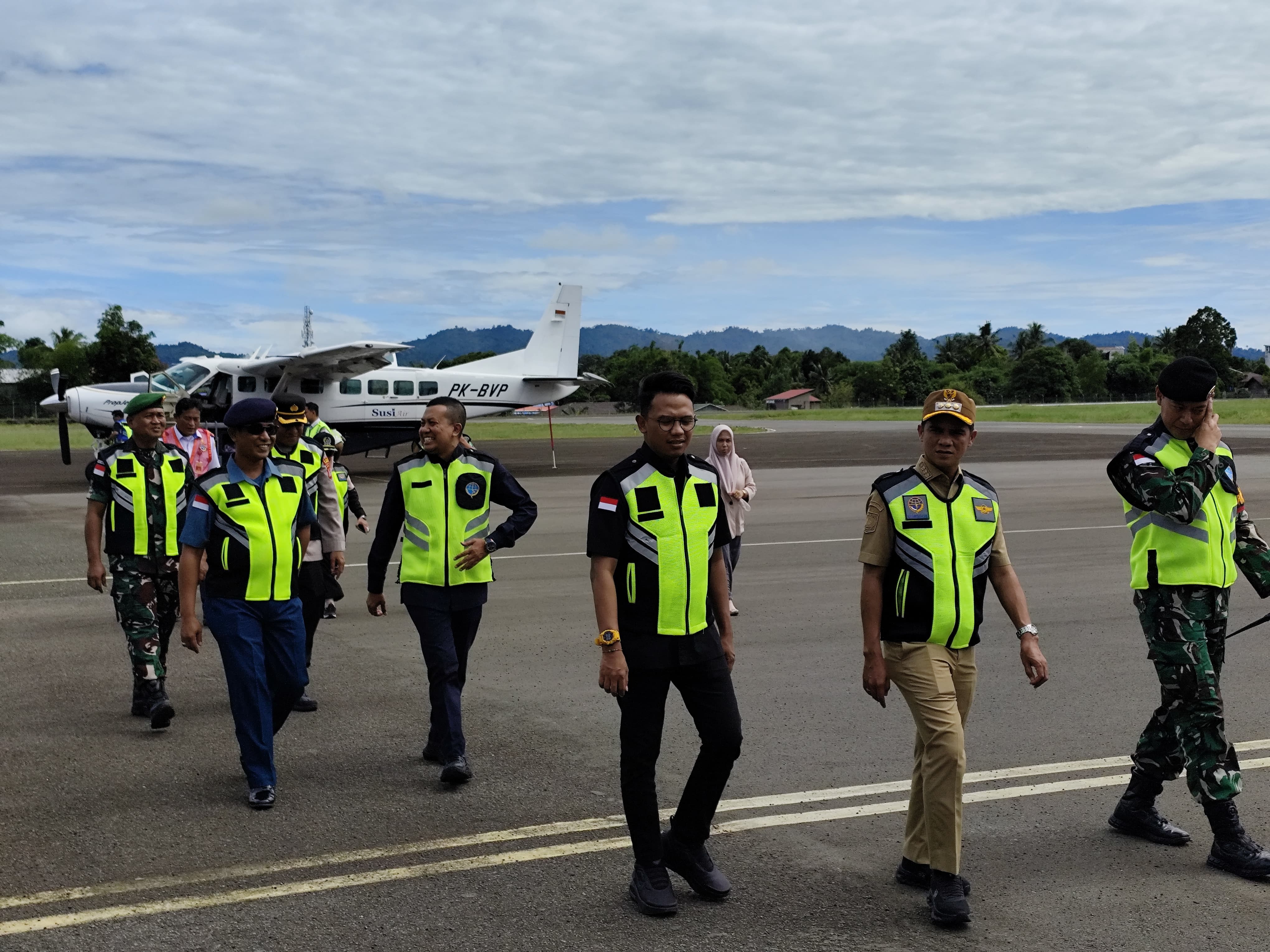PERDANA : Bupati Nunukan H. Irwan Sabri bersama Forkopimda Nunukan saat launching SOA Penumpang yang melayani Rute Nunukan Krayan dan sebaliknya, Selasa (6/1).
