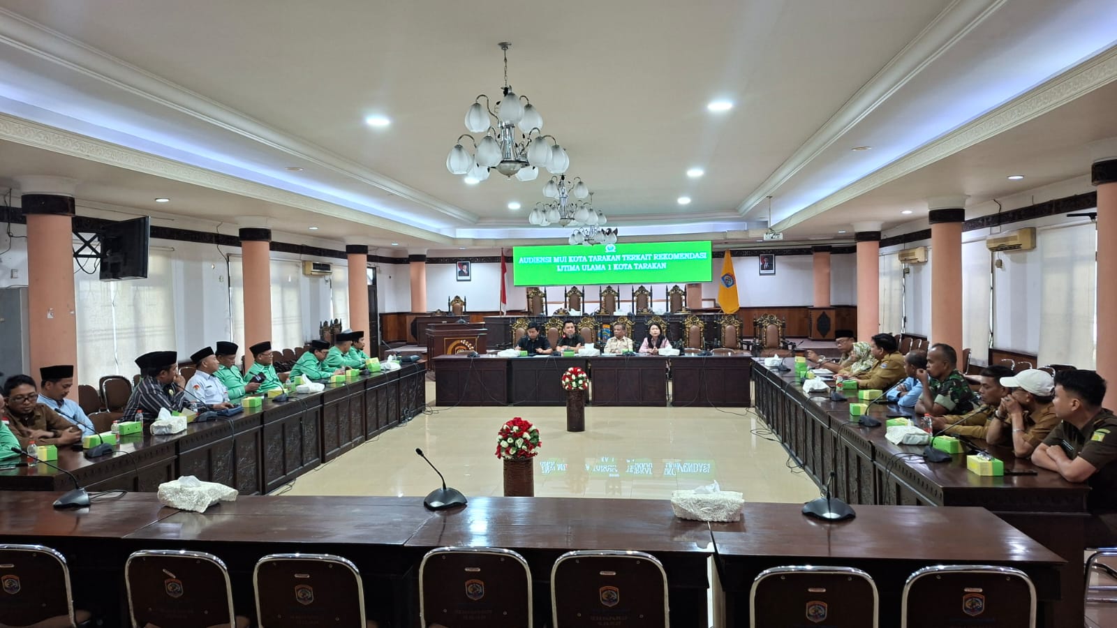 AUDIENSI : Suasana pertemuan perwakilan MUI Tarakan dan Komisi II DPRD Tarakan.
