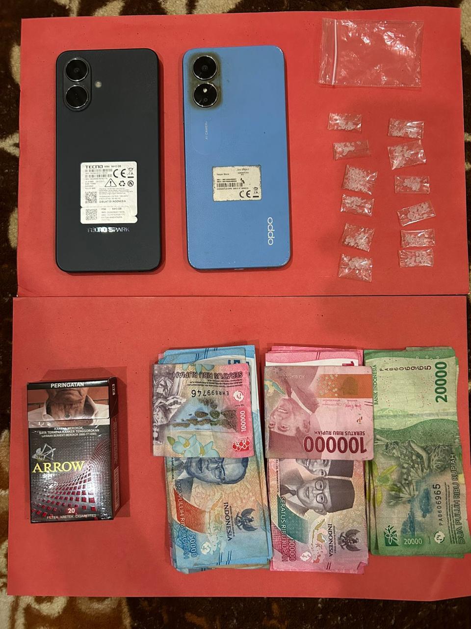 DIAMANKAN: Barang bukti saat diamankan dari kedua tangan pelaku.