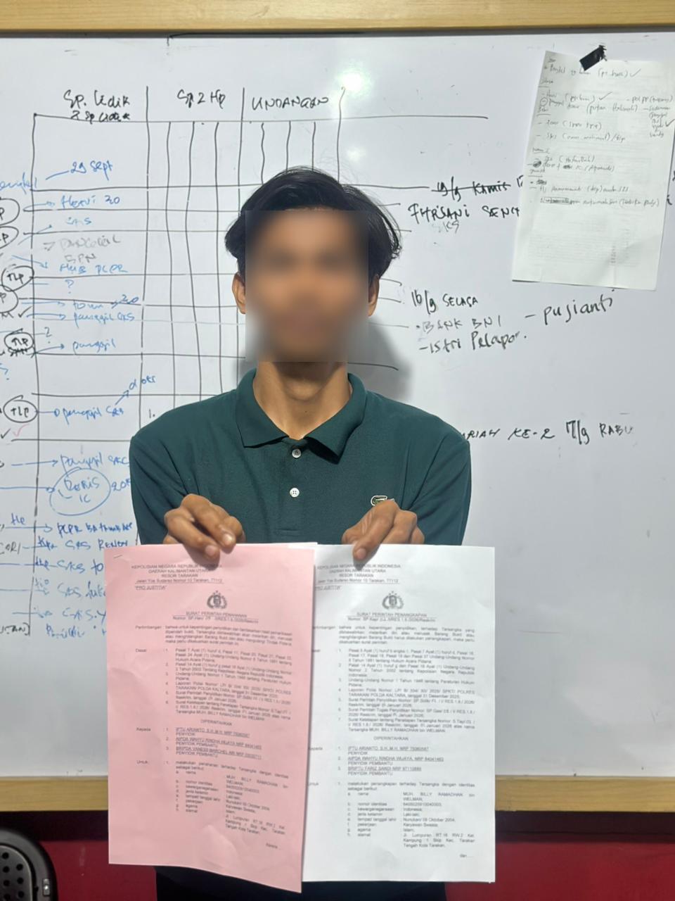 DIAMANKAN : Pelaku yang berhasil diamankan Satreskrim Polres Tarakan usai dilaporkan mencuri pakan hewan di gudang tempat ia bekerja.