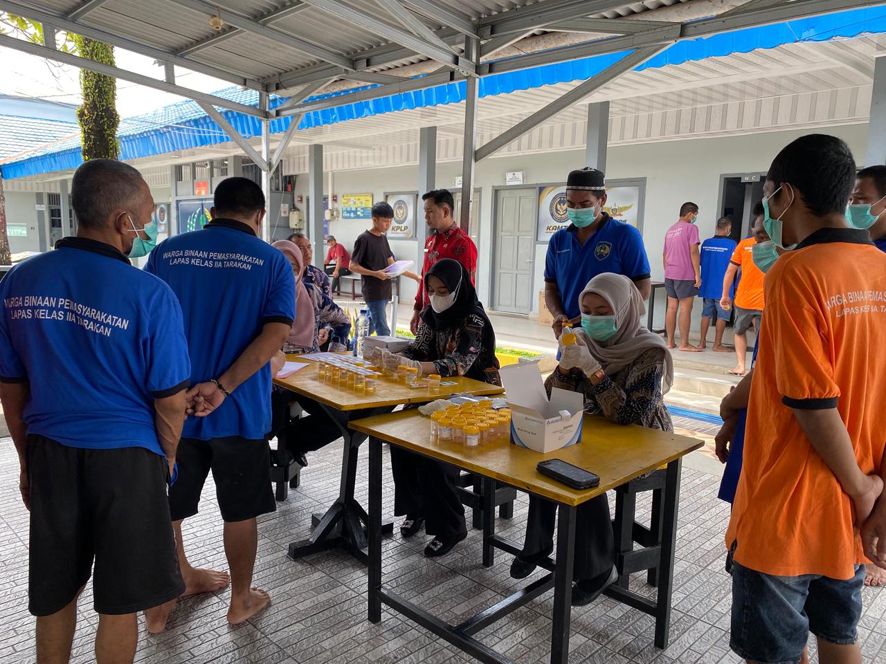 TES URINE: Lapas Kelas IIA Tarakan menggelar tes urine secara mendadak terhadap petugas dan WBP.