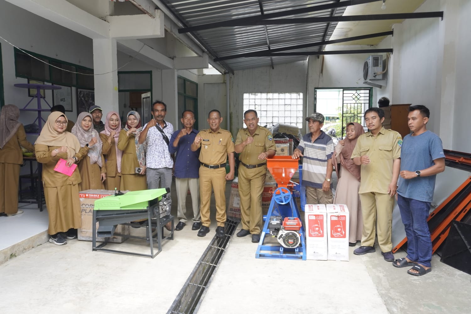 BANTUAN: Bupati Bulungan menyalurkan alsintan kepada poktan di Bulungan.