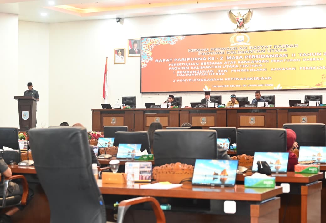 PAYUNG HUKUM: Pelaksanaan rapat paripurna persetujuan bersama dua raperda di DPRD Kaltara.