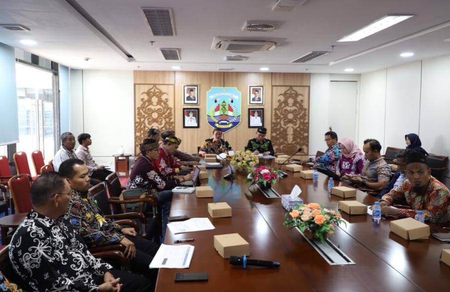 INFRASTRUKTUR: Rapat pembahasan pembangunan Jalan Apau Kayan oleh Pemprov Kaltara.