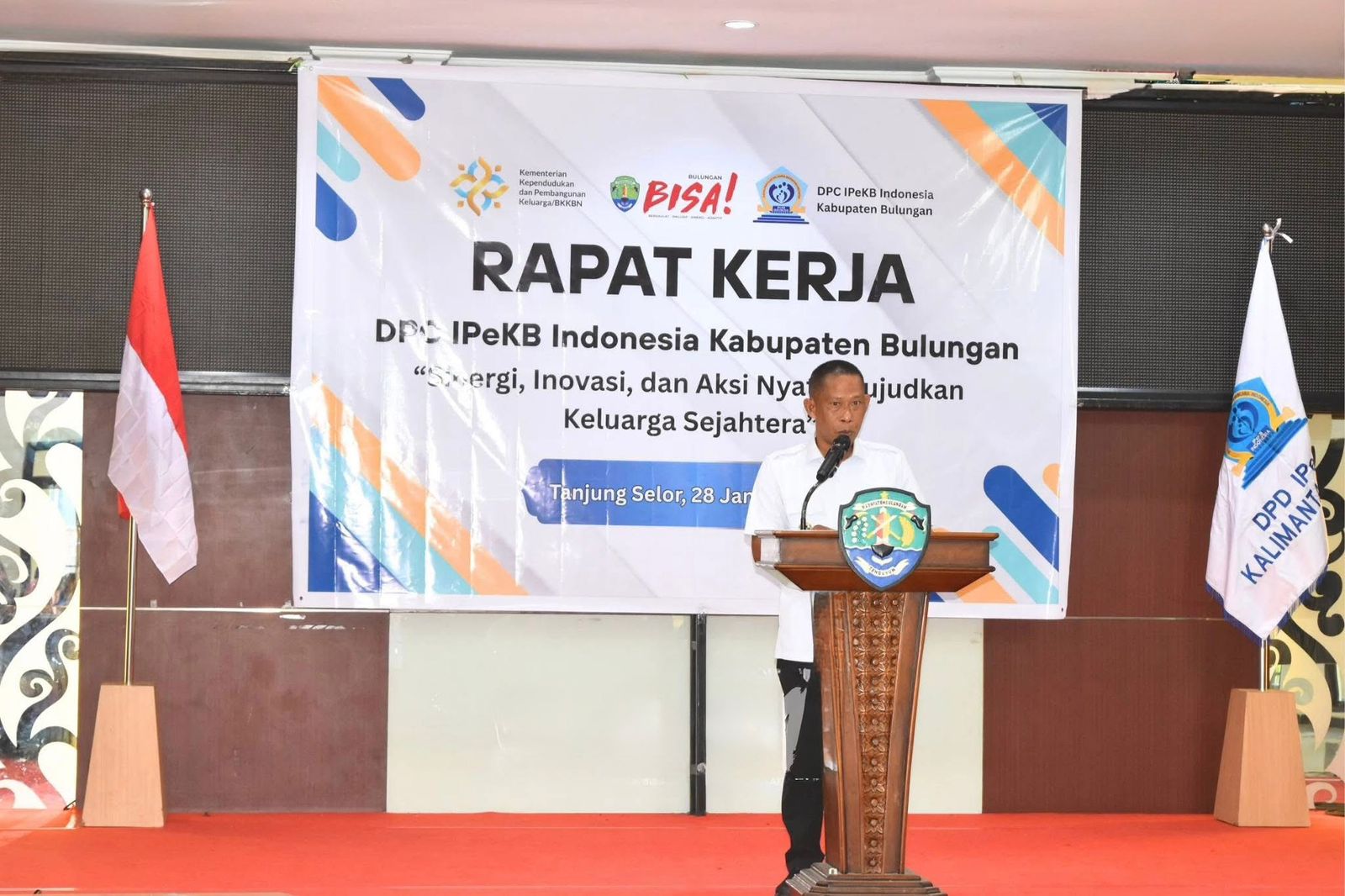 RAKER: Bupati Bulungan Syarwani, membuka raker IPeKB Bulungan.
