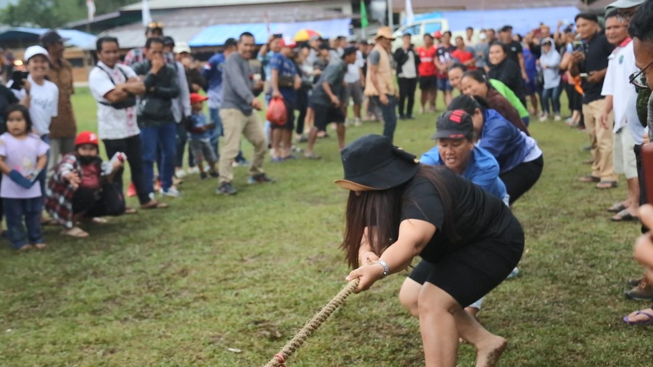 PENGAKTIFAN: Tarik tambang dan berbagai olahraga tradisional lainnya berada di bawah naungan organisasi Kormi.