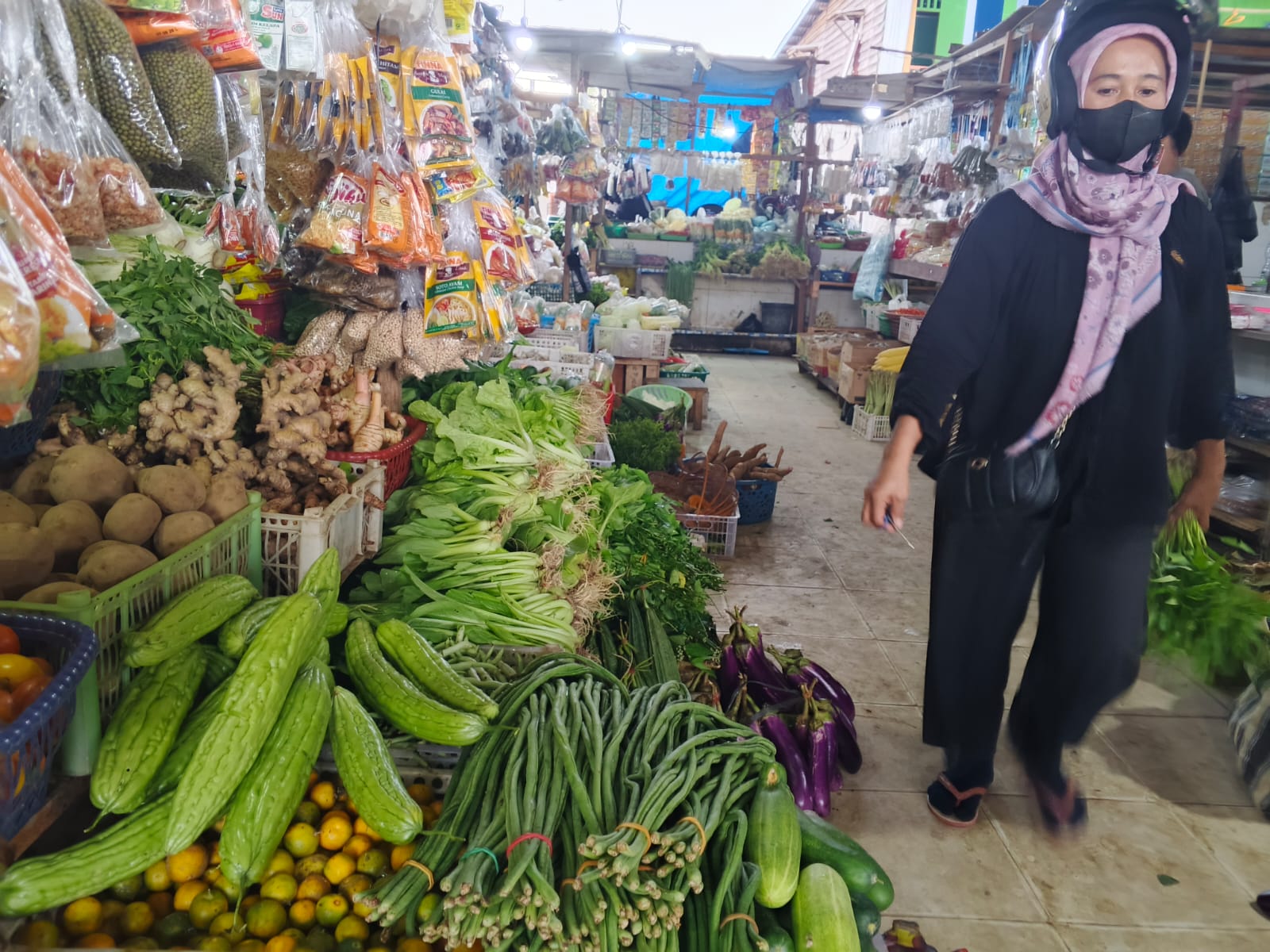 MASIH AMAN: Harga kebutuhan pokok dua pekan jelang Ramadan di Tana Tidung masih stabil.
