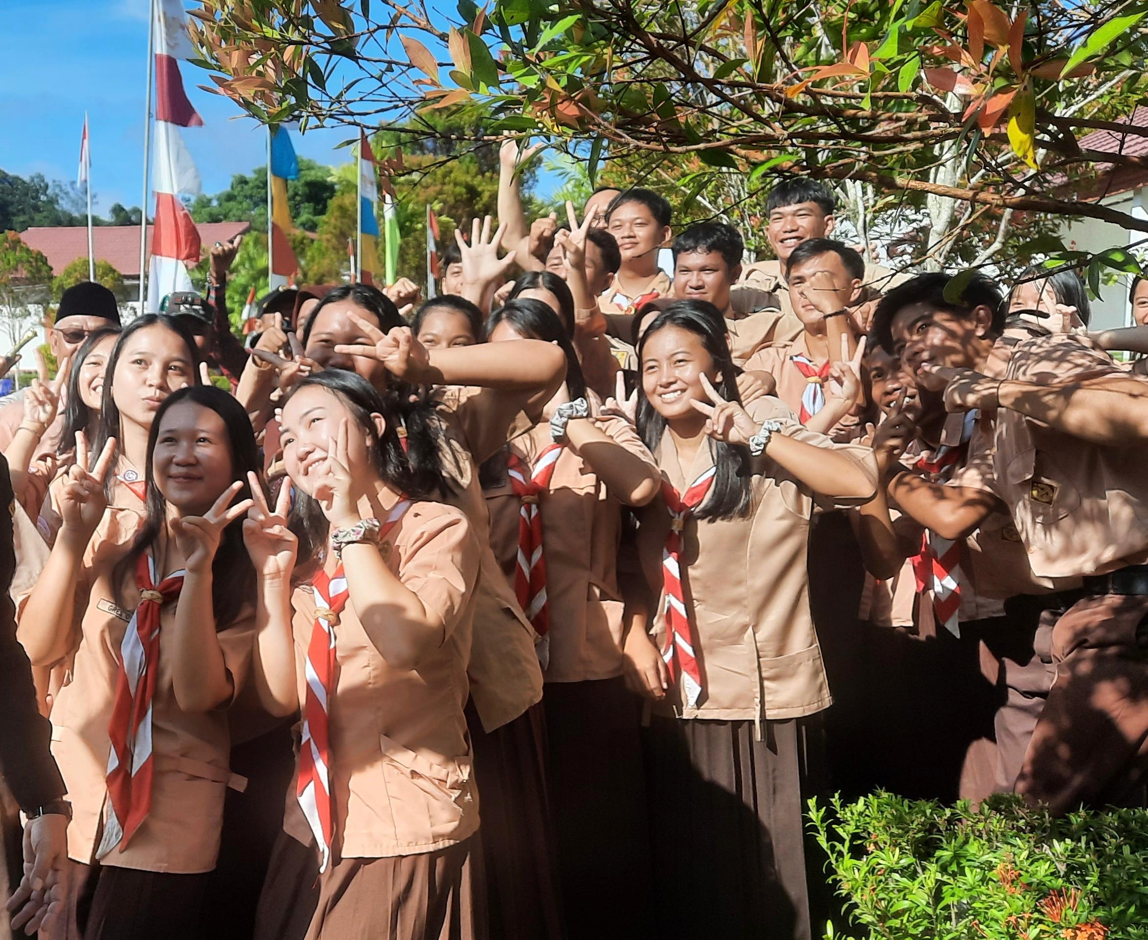 ILUSTRASI: Siswa-siswi SMAN 8 Malinau tampak ceria usai mengikuti apel pagi bersama forkopimda Malinau.