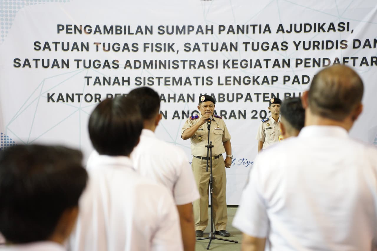 SERTIFIKAT: Kelapa Kantor BPN Bulungan, M Eka Diana mengambil sumpah petugas PTSL 2026 untuk wilayah Bulungan dan Tana Tidung.