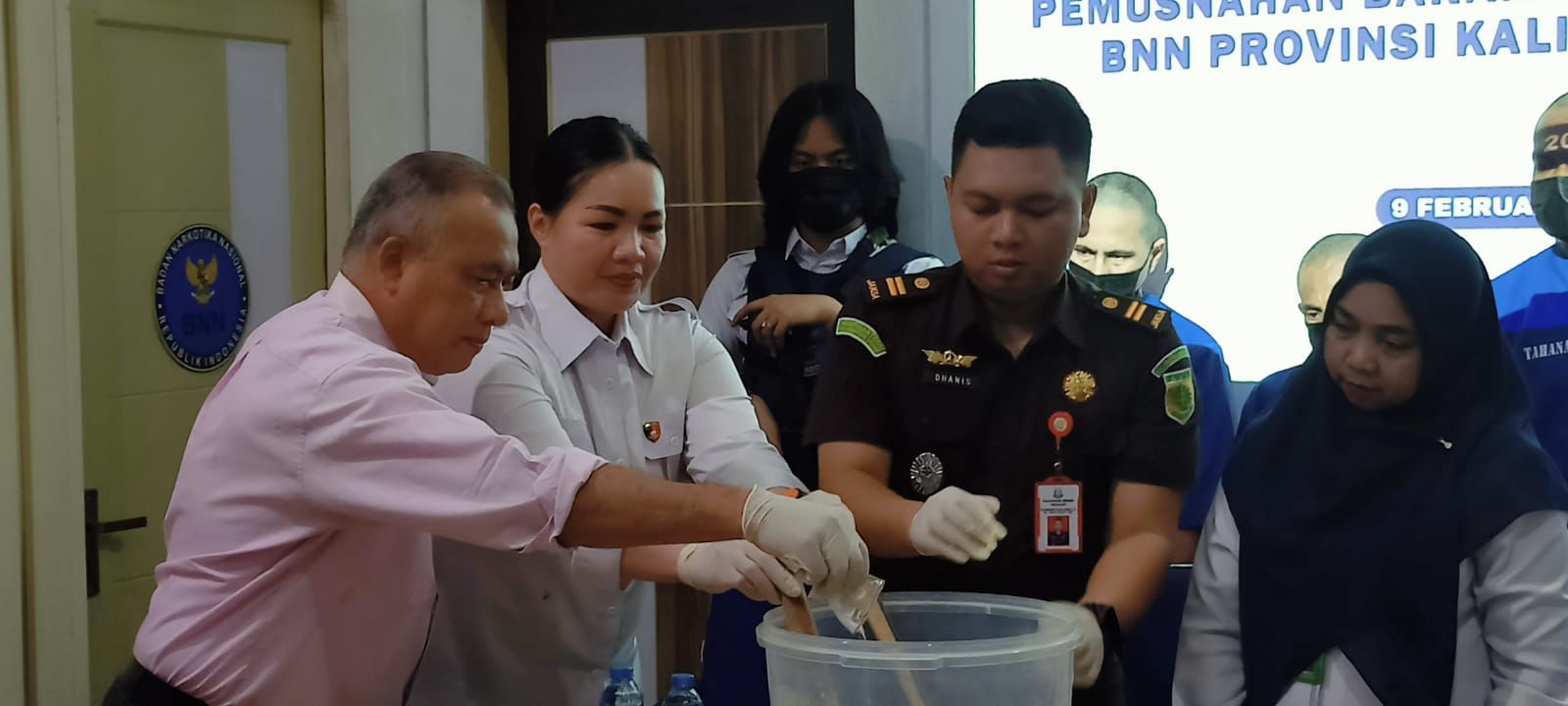 DIMUSNAHKAN: BNNP Kaltara memusnahkan sabu seberat 67,02 gram, Senin (9/2).