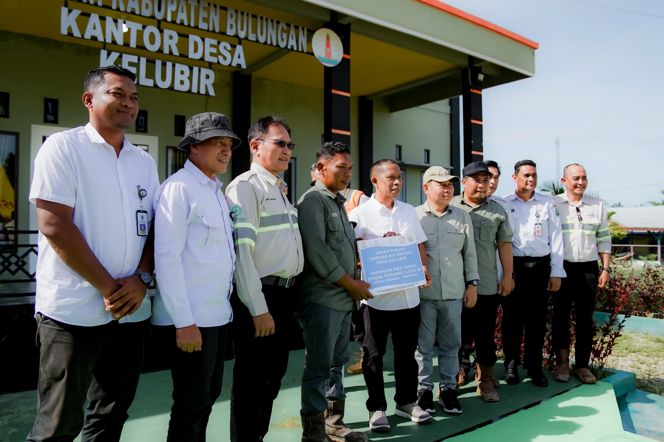 FASILITAS: Peresmian jaringan pipa induk air bersih Silva Rahayu &ndash; Kelubir. FOT: ISTIMEWA