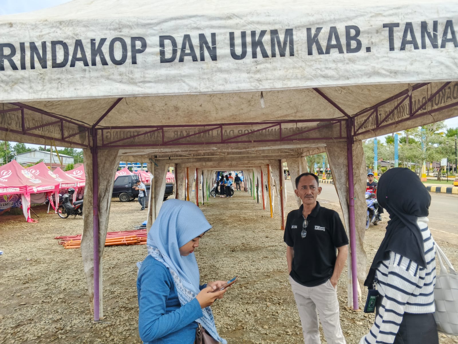 &lrm;SIAP PAKAI: Tahun ini, pedagang takjil dipusatkan di Bazar Ramadan RTH H. Joesoef Abdullah, Tideng Pale.