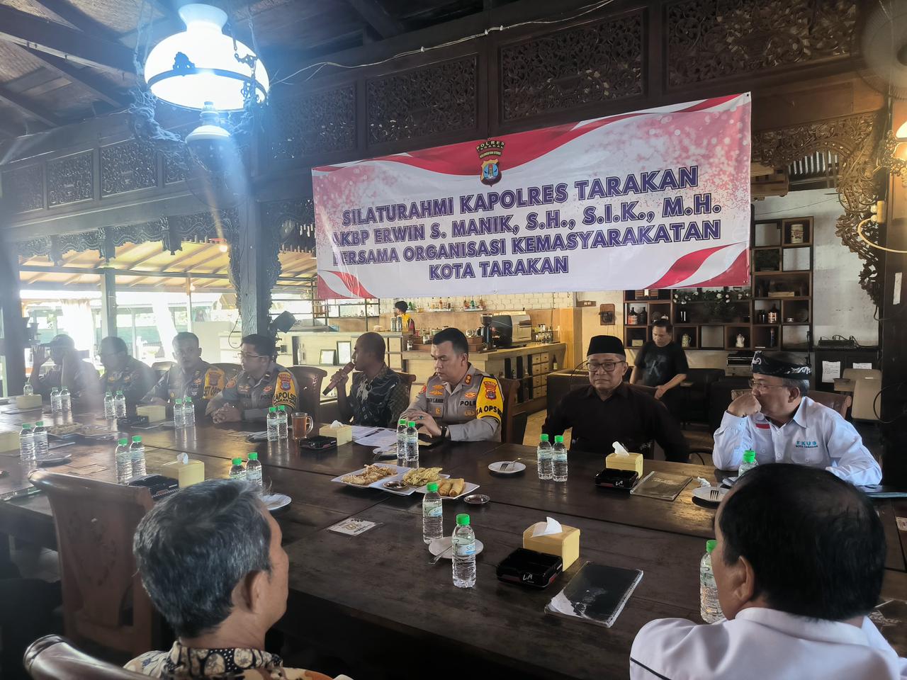 ELIAZAR/RADAR TARAKAN  RANGKUL : Polres Tarakan merangkul tokoh agama dan organisasi kemasyarakatan se-Kota Tarakan untuk menciptakan kondusifitas jelang beberapa rangkaian HKBN.