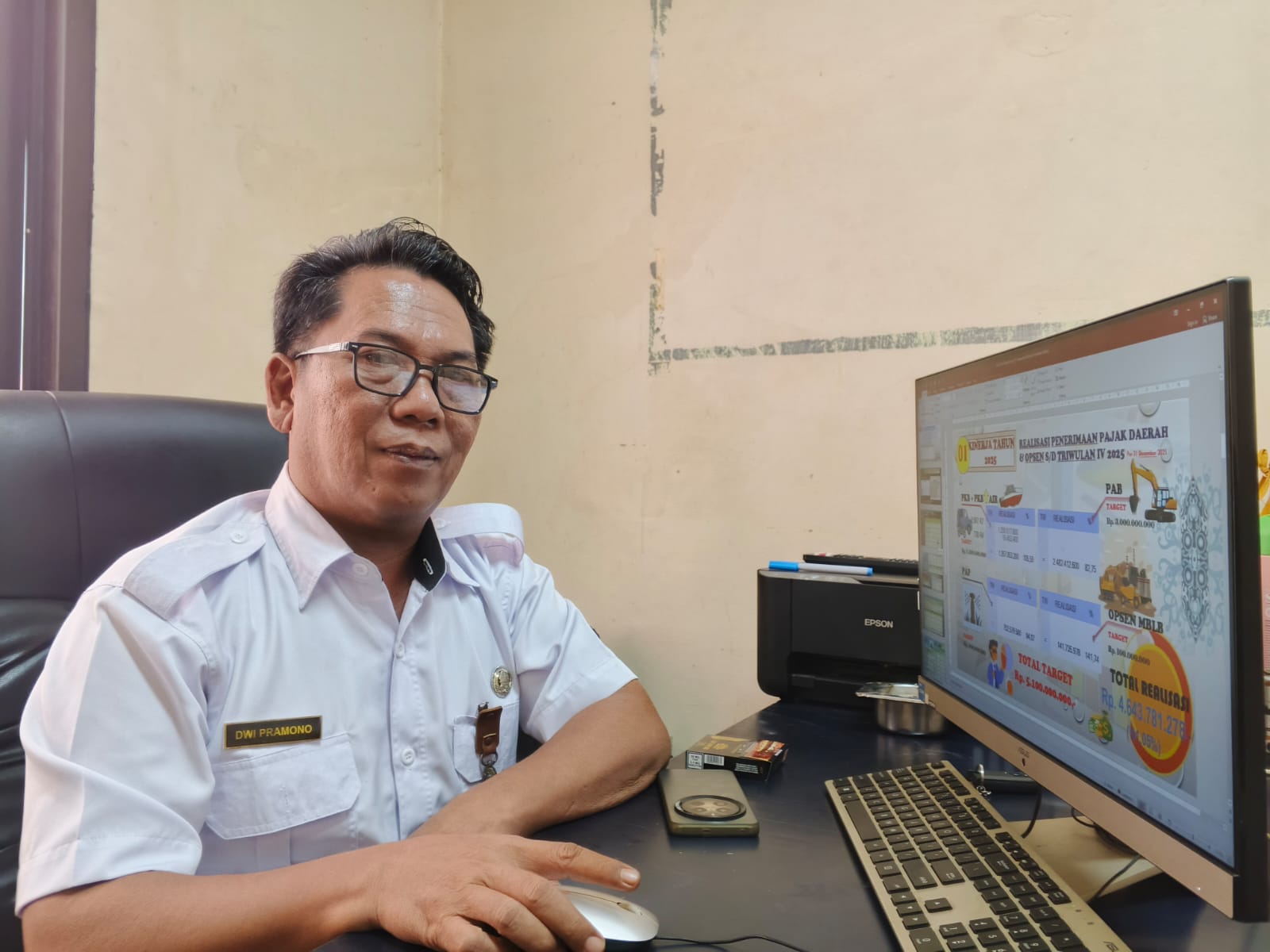 &lrm;Kepala UPTD Bapenda Wilayah Tana Tidung, Dwi Pramono.