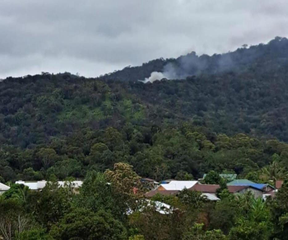 PESAWAT JATUH?: Foto yang dibadikan warga dari Krayan.