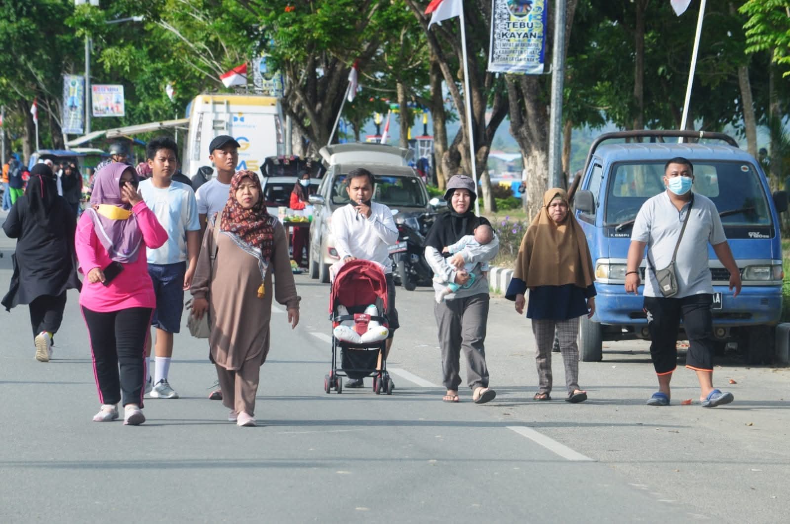 DIHENTIKAN: Tampak aktivitas masyarakat di kawasan Tebu Kayan, Tanjung Selor.