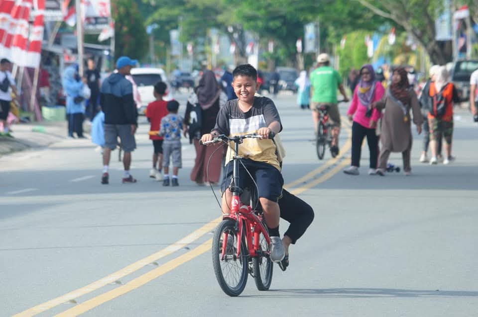 DIHENTIKAN: Tampak aktivitas masyarakat di kawasan Tebu Kayan, Tanjung Selor.