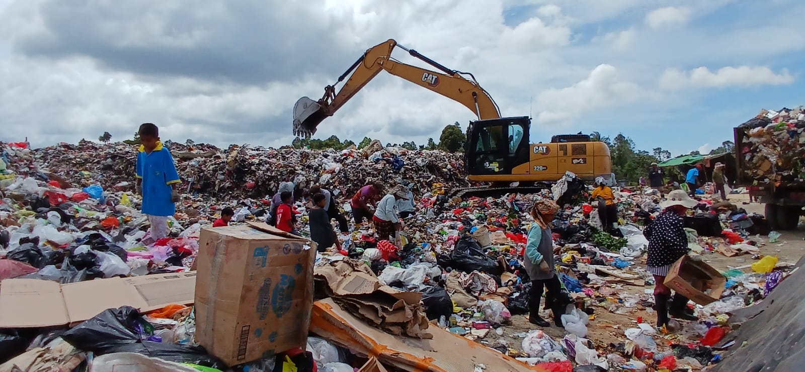 CEPAT PENUH: Kondisi TPA Juata Kerikil yang menerima 100 ton sampah setiap harinya.