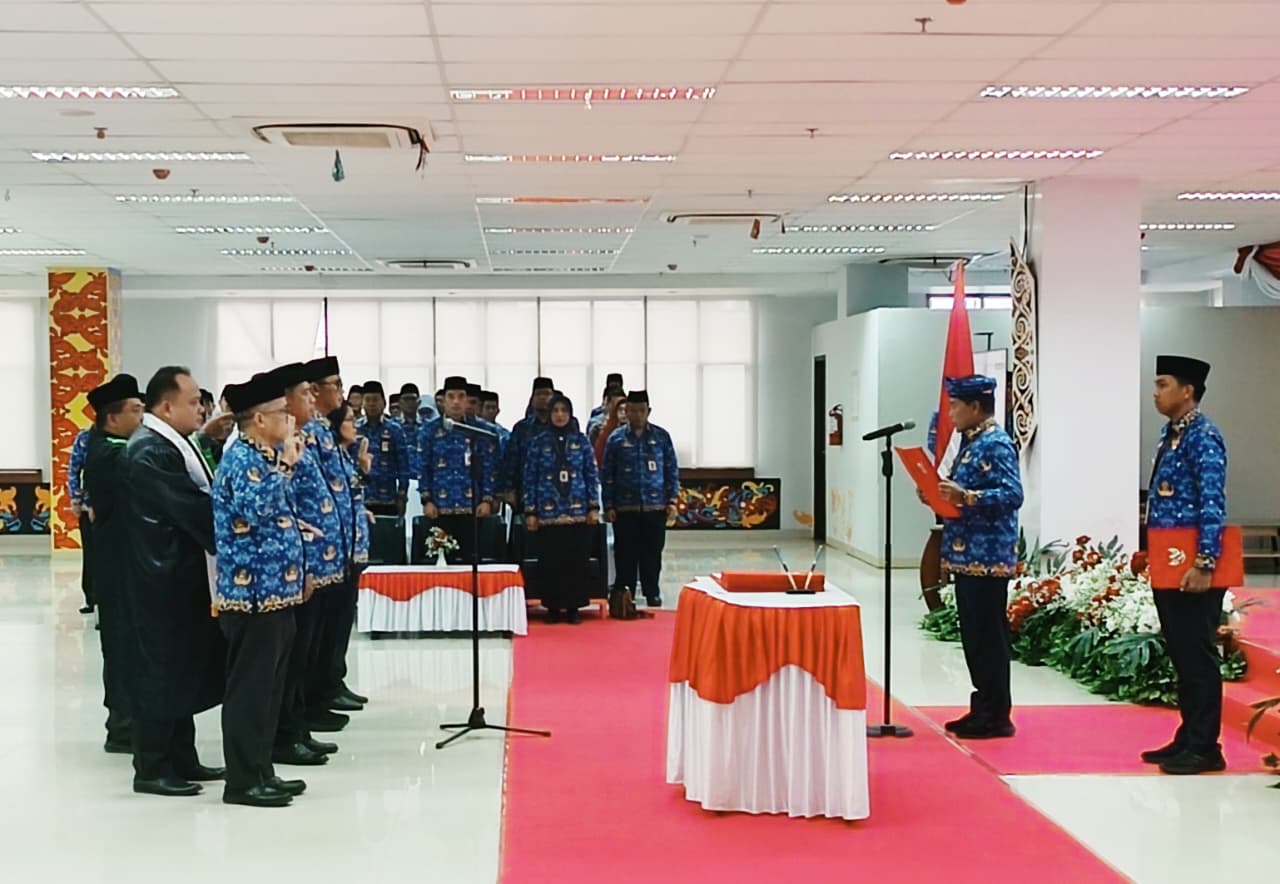 PROSESI: Gubernur Kaltara, Zainal A Paliwang melantik pejabat administrator, pengawas dan fungsional di lingkungan Pemprov Kaltara.