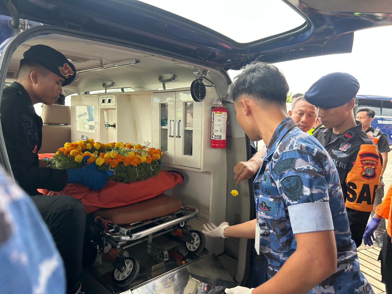 DIPULANGKAN : Jenazah Captain Hendrik Ludwig Adam, pilot Pelita Air akan dipulangkan ke ke Jakarta dan dimakamkan di Bogor.
