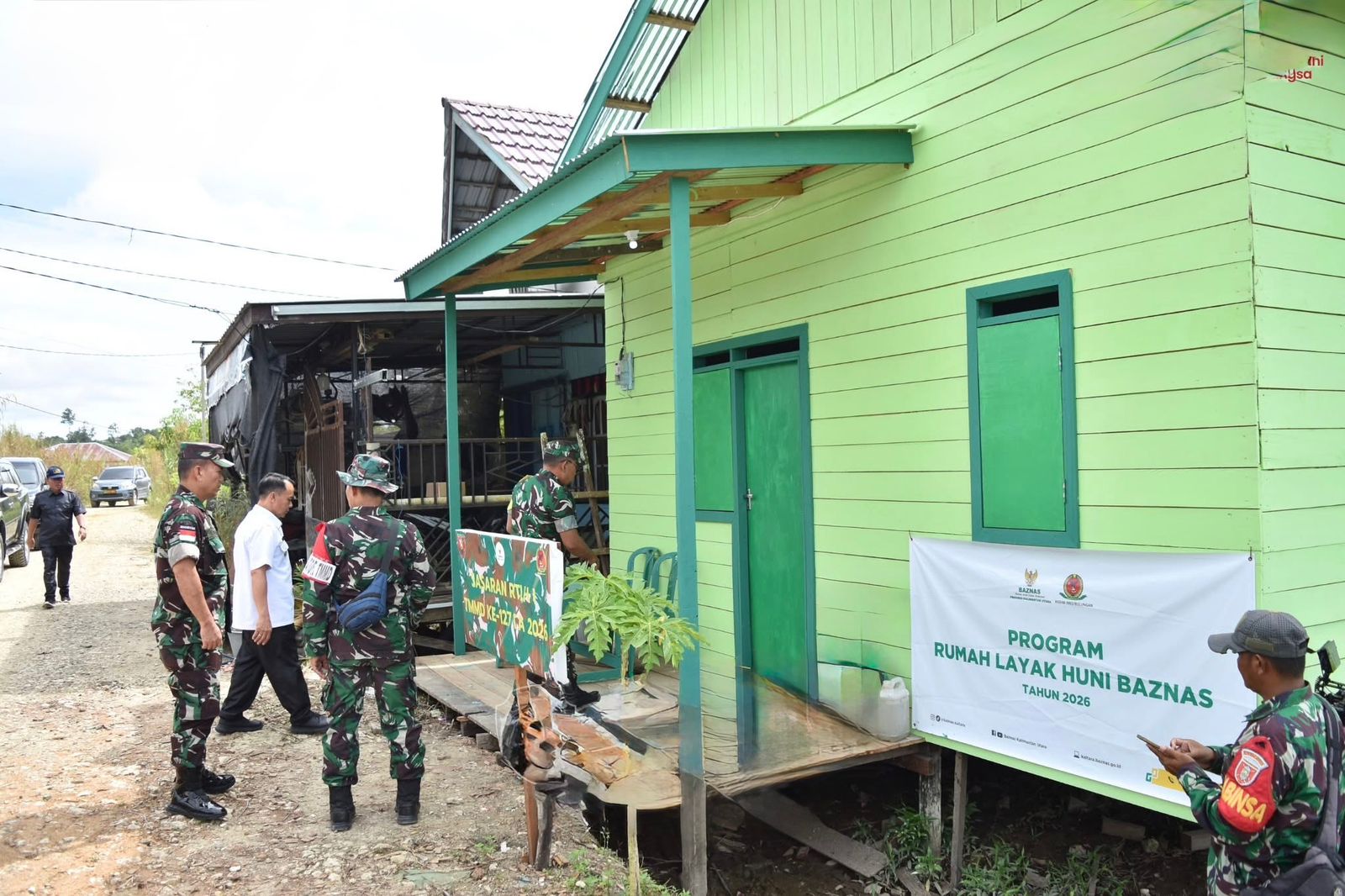TINJAU: Wabup Bulungan, Kilat saat melakukan monitoring program TMMD di Desa Salimbatu. 