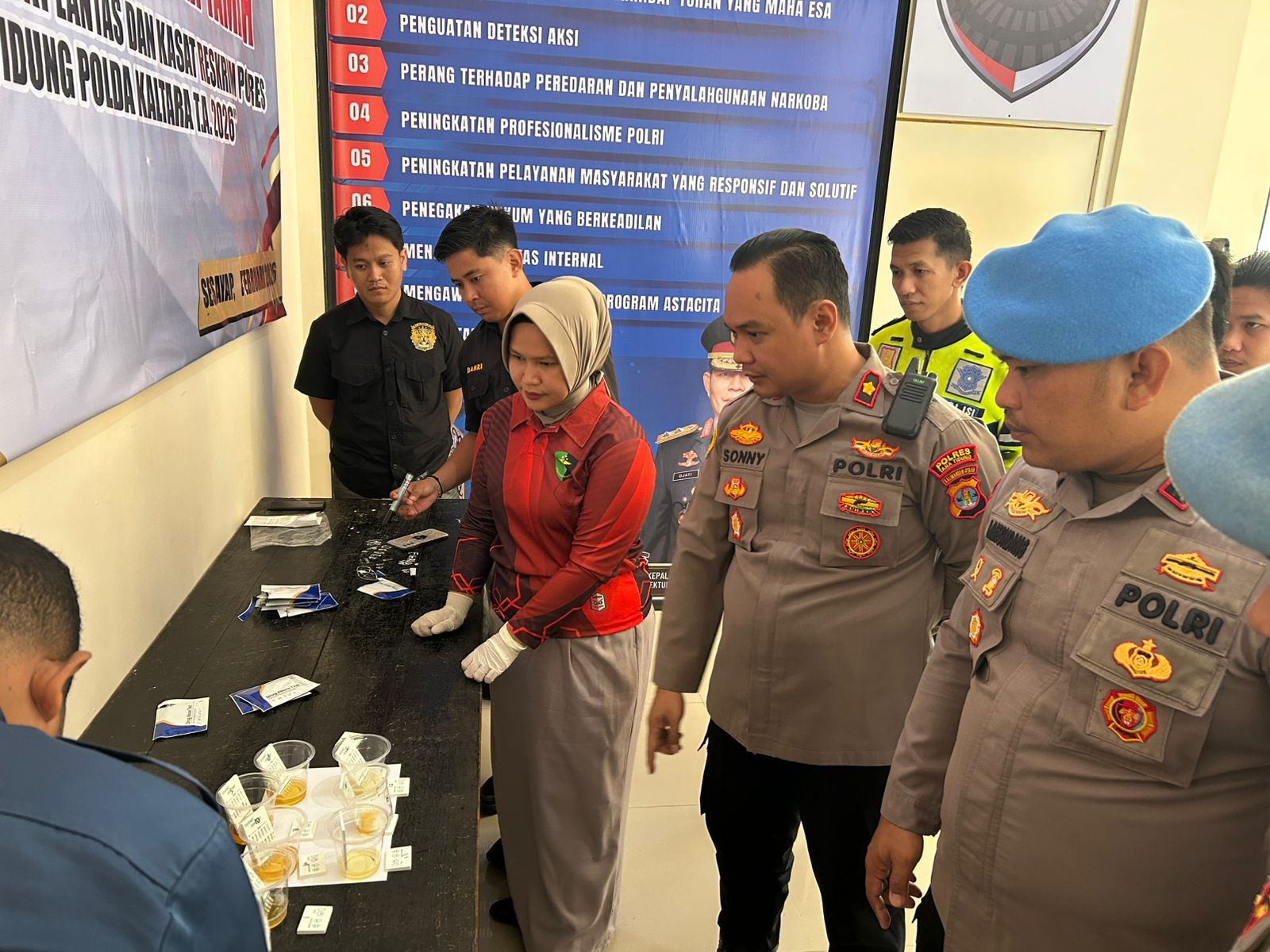 &lrm;CEK NARKOBA: Polres Tana Tidung gelar Gaktipilin dengan melakukan tes urine, Kamis (26/2).