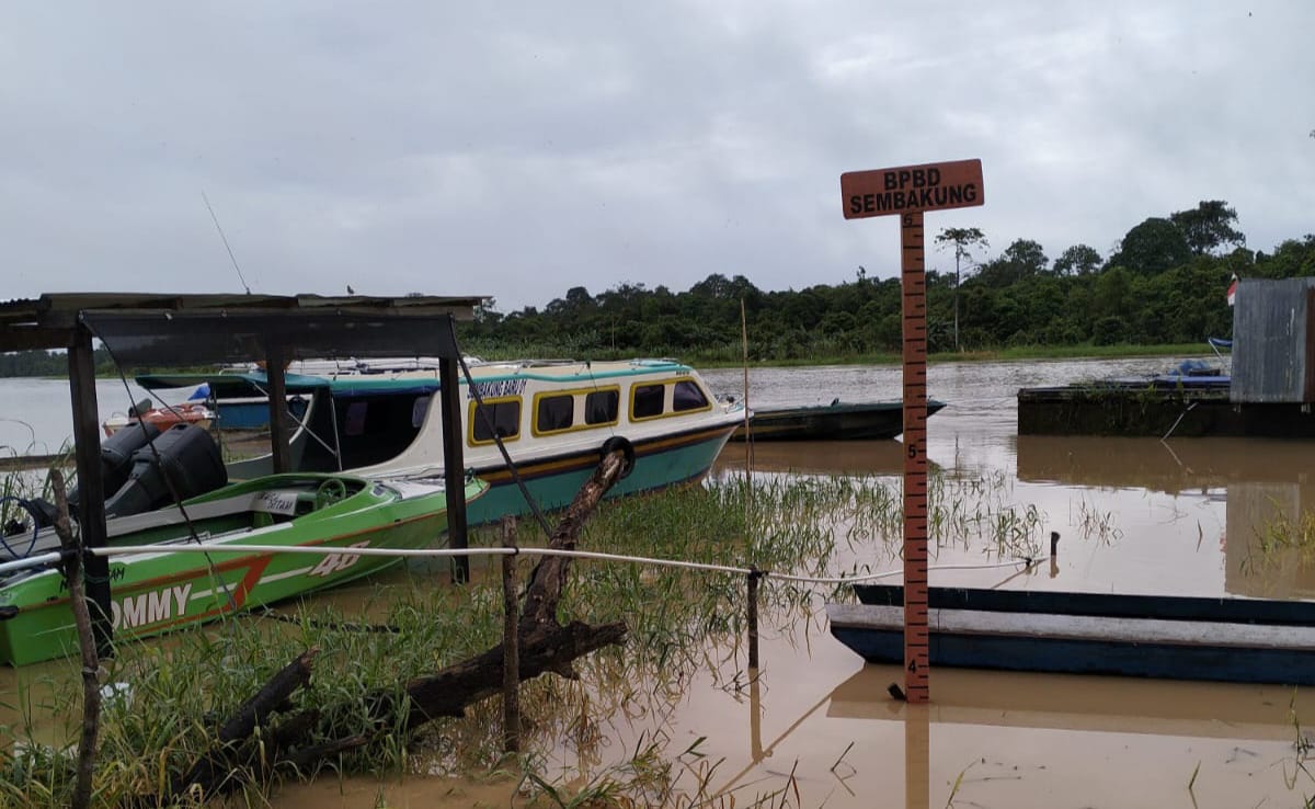 PEMANTAUAN : Tinggi Muka Air (TMA) di Sungai Sembakung mengalami kenaikan beberapa hari terakhir berdasarkan alat ukur yang terpasang.  &nbsp;