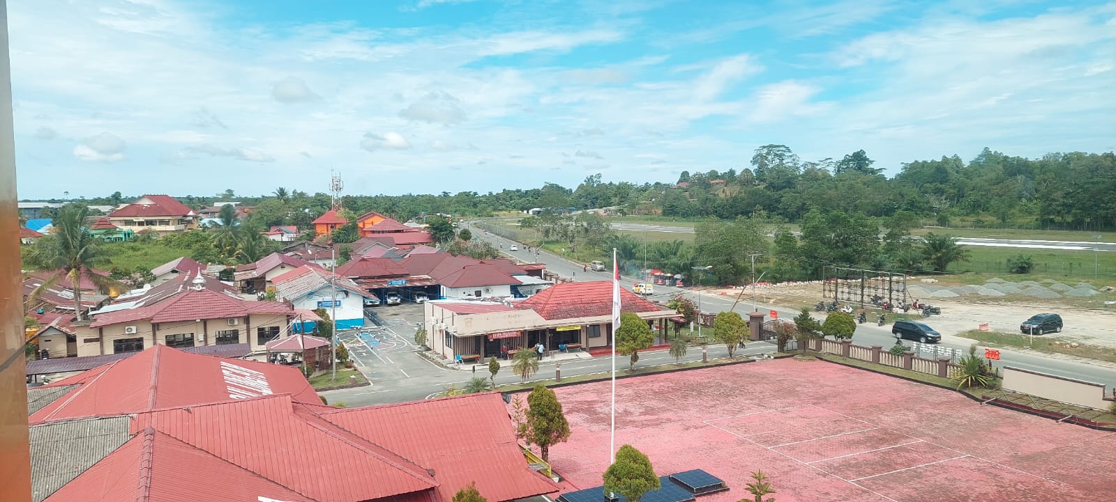 PEMBANGUNAN: Tampak bamgunan pemukiman warga di Tanjung Selor dari atas.