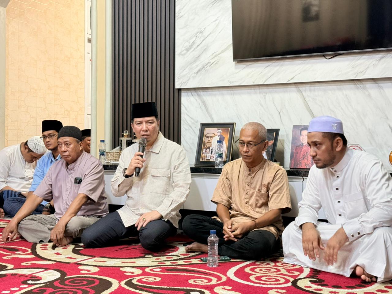 MOMENTUM: Suasana bukber di kediaman Ketua DPRD Kaltara, H. Achmad Djufrie, SE., MM. FOTO: IWAN K/RADAR TARAKAN