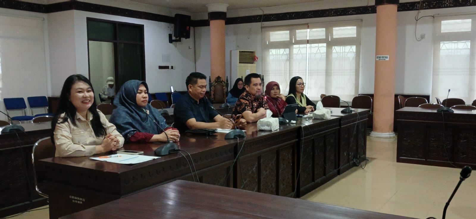 AUDIENSI : Komisi II DPRD Tarakan mencecar Korwil SPPG se-Tarakan dalam menanyakan teknis pelaksanaan MBG.