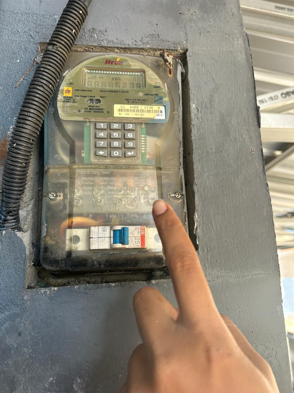 FAKTOR STATISTIK: Faktor statistik berperan besar yakni low base effect akibat diskon tarif listrik pada awal 2025 lalu menjadi perbandingan menjadi rendah, sehingga inflasi tahunan tampak melonjak.  