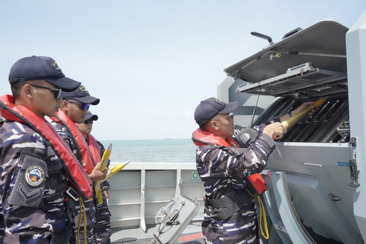 LATIHAN MILITER : Prajurit Kodaeral XIII Tarakan meningkatkan kesiapsiagaan prajurit melalui berbagai latihan militer.