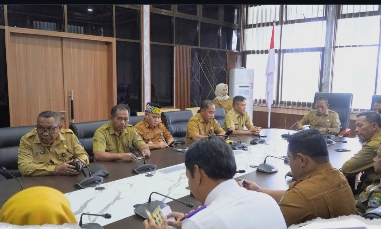 SAMBUT LEBARAN: Bupati Bulungan Syarwani memimpin langsung rapat persiapan menghadapi Idulfitri, dan penyiagaan layanan publik.  
