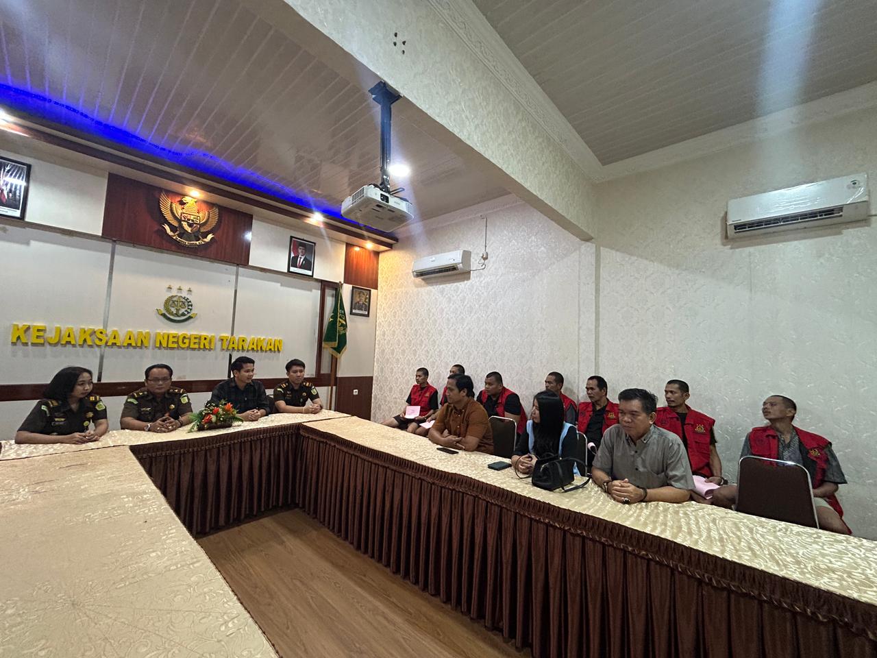 BERDAMAI : Kejari Tarakan resmi menghentikan penuntutan perkara pengeroyokan dan penganiayaan yang terjadi di salah satu SMK di Tarakan.